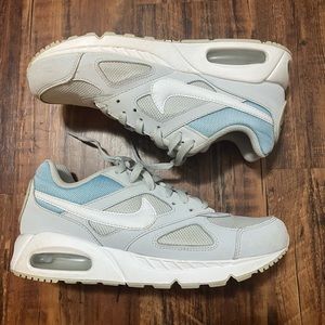 Nike AirMax’s (Light Blue) Women’s 9.5